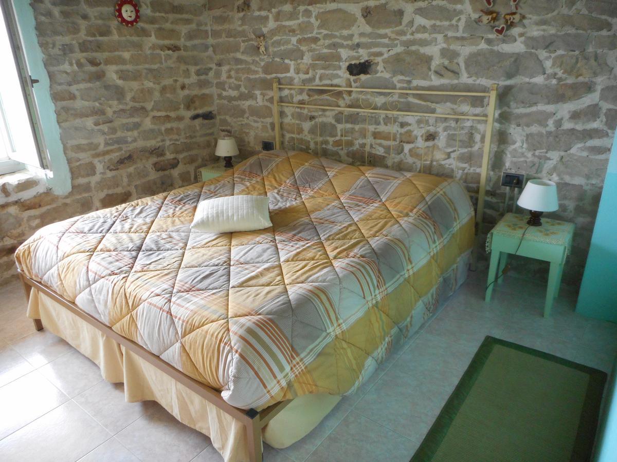 Agriturismo Cascina Serra Cossano Belbo Eksteriør billede