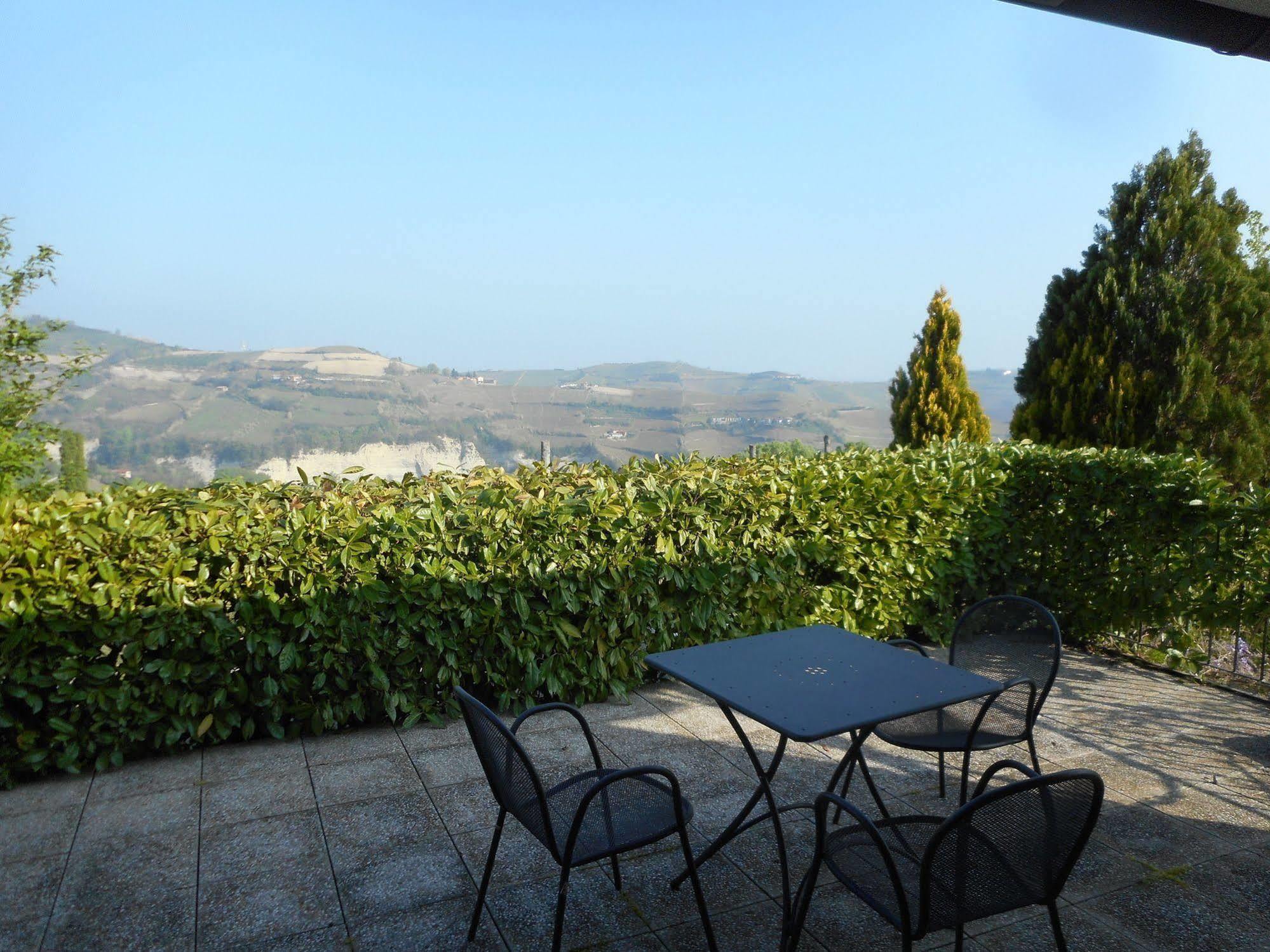 Agriturismo Cascina Serra Cossano Belbo Eksteriør billede