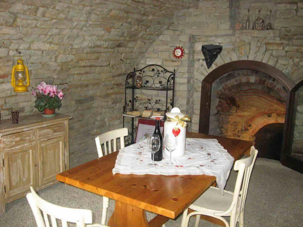Agriturismo Cascina Serra Cossano Belbo Eksteriør billede